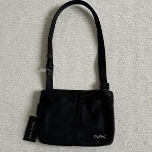 Michael Kors Malone Black Expandable Cross Body Bag for Men NWT